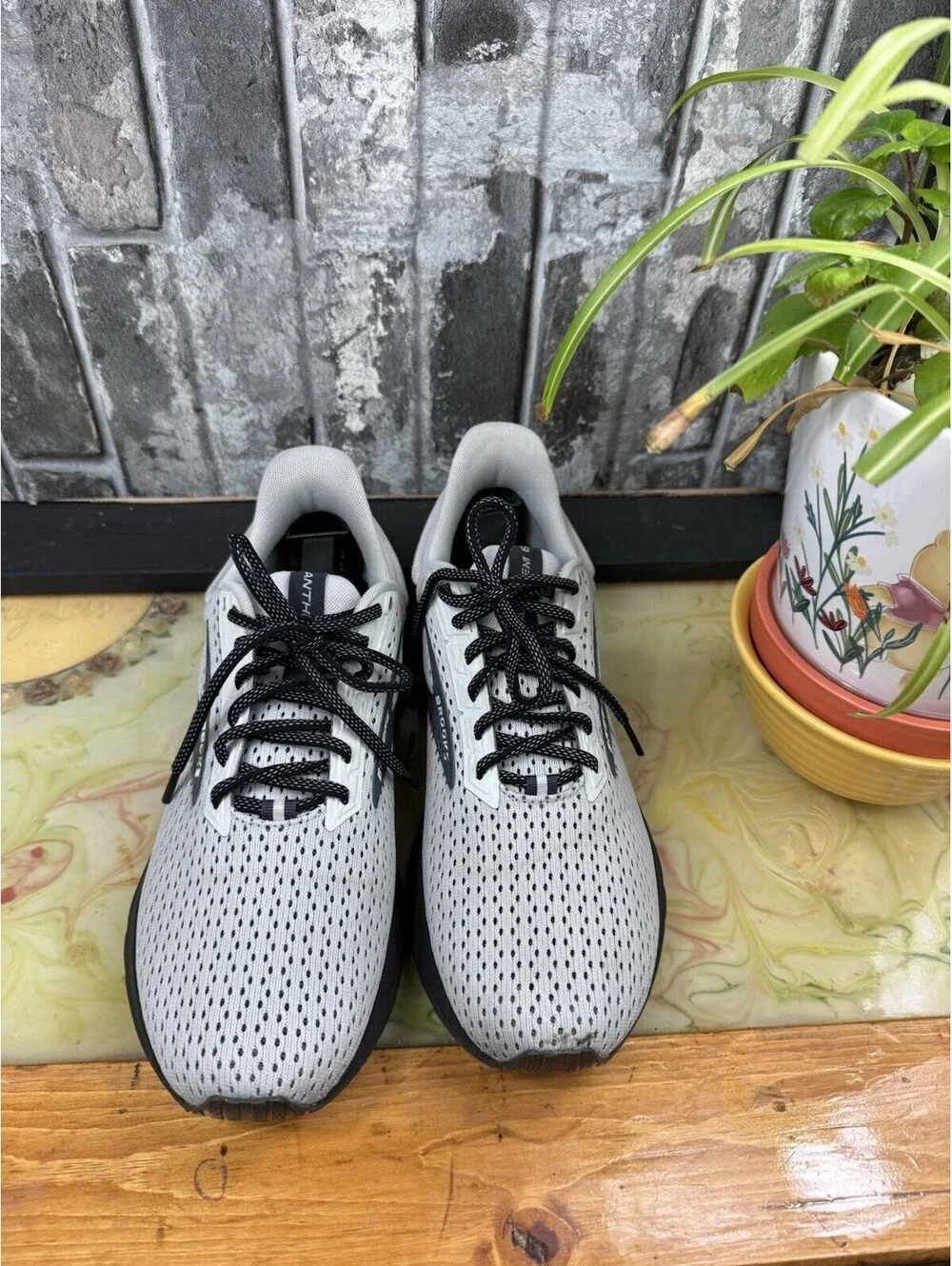 Brooks Anthem 6 Grey/Blackened Pearl Low Top Lace-Up Men's Sneaker Mesh
